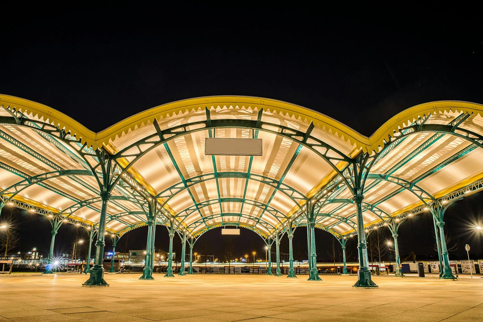 Préau scolaire acier galvanisé polycarbonate